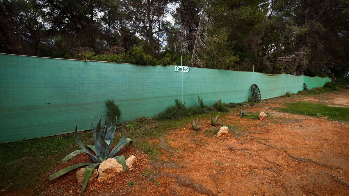 Imagen de la verja que rodea el rancho