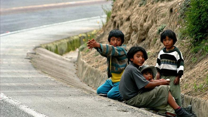 Sólo un tercio de los niños inmigrantes en EE.UU. tiene un abogado que los represente