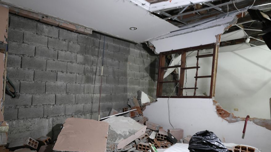 Fotografía que muestra el interior de una vivienda afectada por el terremoto en Pereira