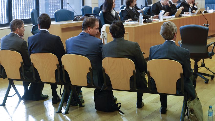 Iberdrola protege a su cúpula y se parapeta tras los criterios técnicos en el juicio por el tarifazo de 2013