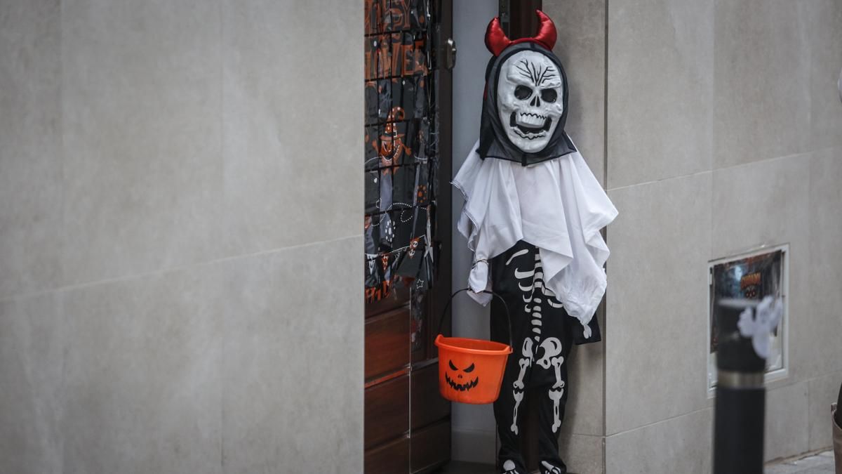 La calle López de Alba celebra su Halloween