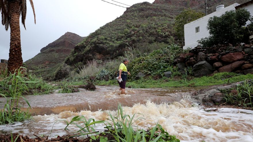 Toda Canarias se despierta en aviso naranja o amarillo por viento, lluvia y oleaje