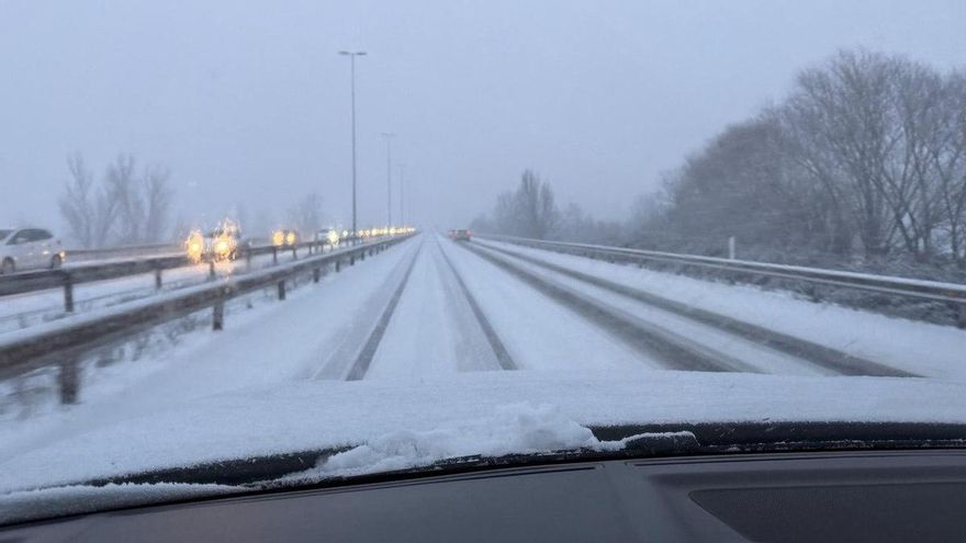 La nieve complica las conexiones por carretera de la provincia de León con Asturias y Galicia, cerrando tres puertos