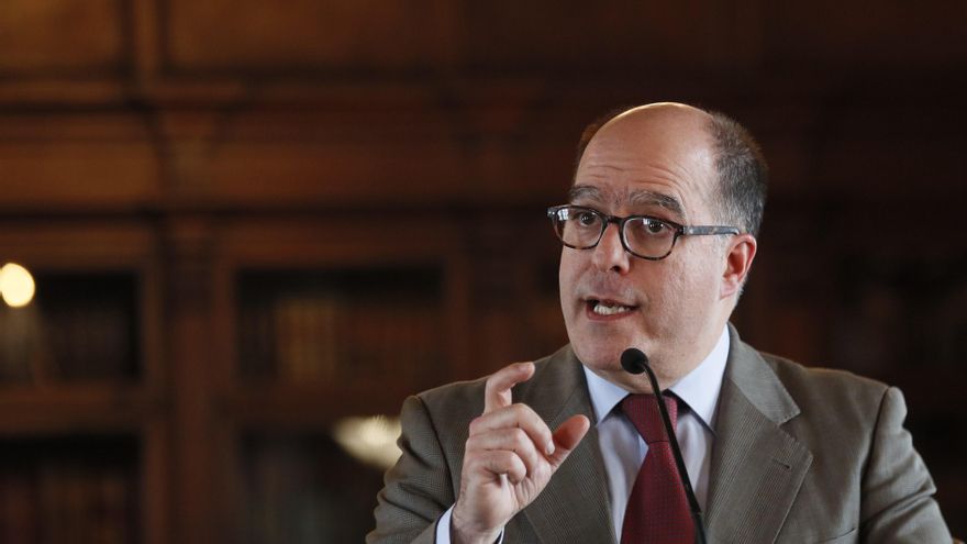 Piden a Acnur mediar con Trinidad y Tobago tras deportar menores venezolanos