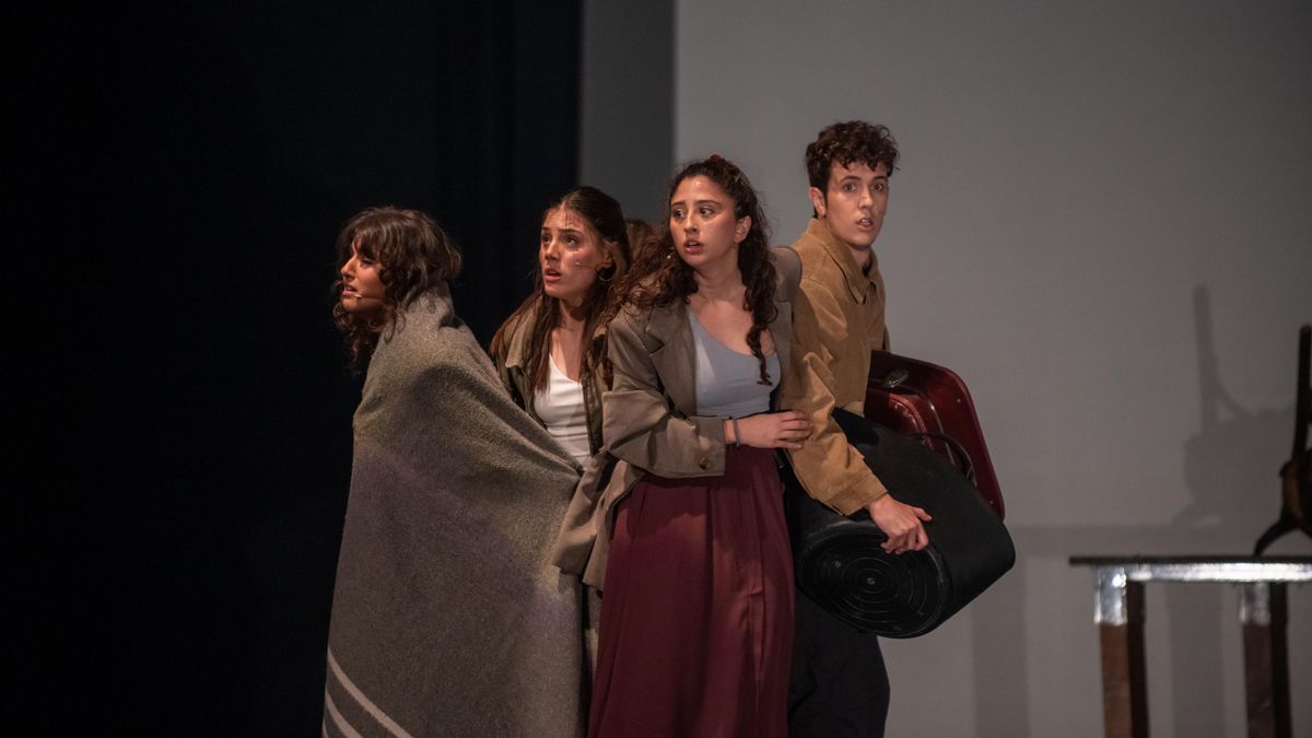 Imagen que simula 'la huía' en La Desbandá en la obra de teatro 'Nacional 340' del colectivo Physical Collage