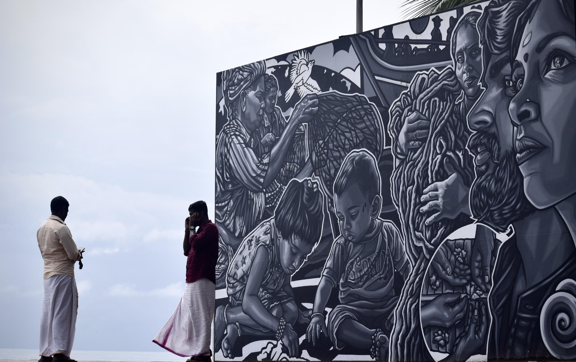 Uno de los murales de Paola Delfín, en Cherai , India