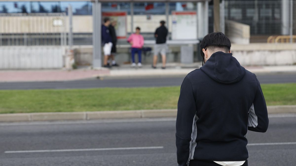 Un joven a primera hora del día en la Comunidad de Madrid
