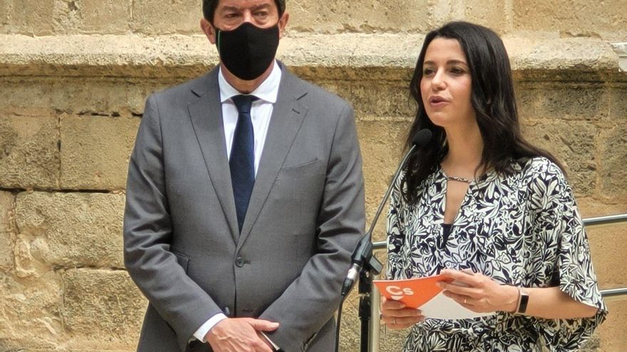 Arrimadas orilla las primarias de Cs en Andalucía, desactiva al sector crítico y refuerza a Juan Marín como candidato