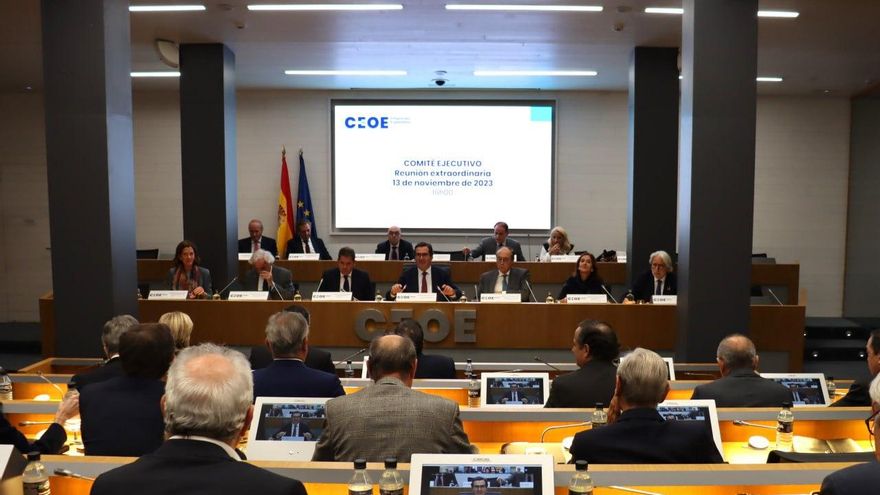 La patronal critica los pactos de gobierno por "menoscabar" la separación de poderes y la igualdad de los españoles