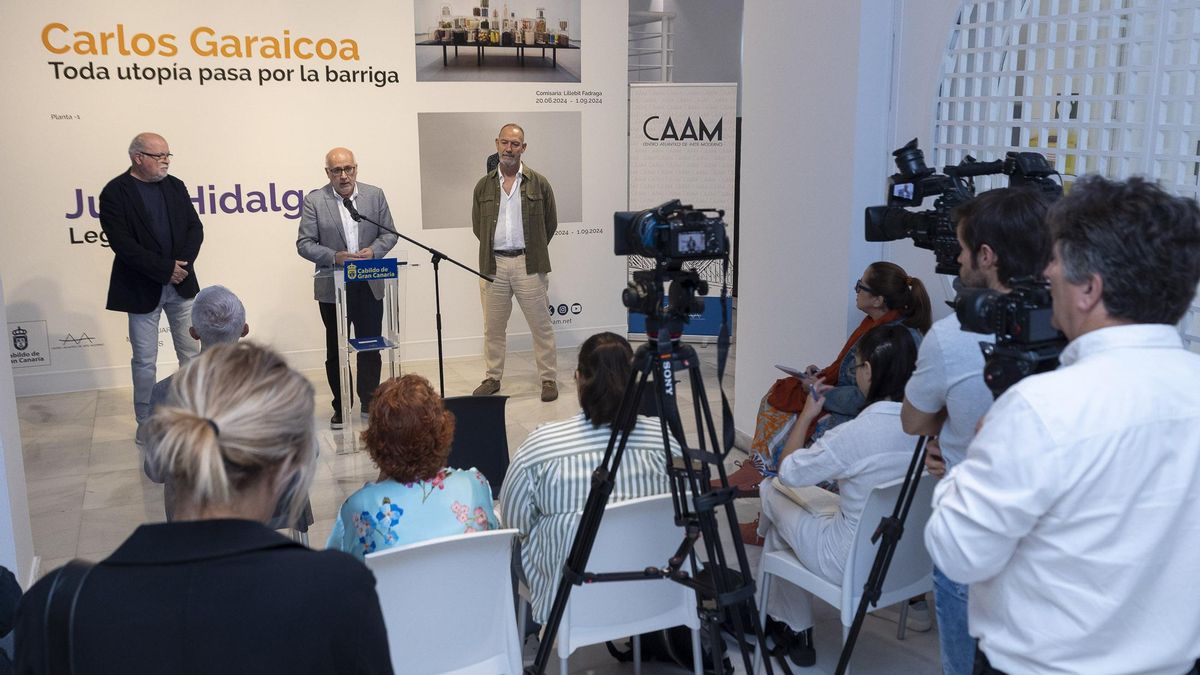 Antonio Morales, en la inauguración de la exposición.