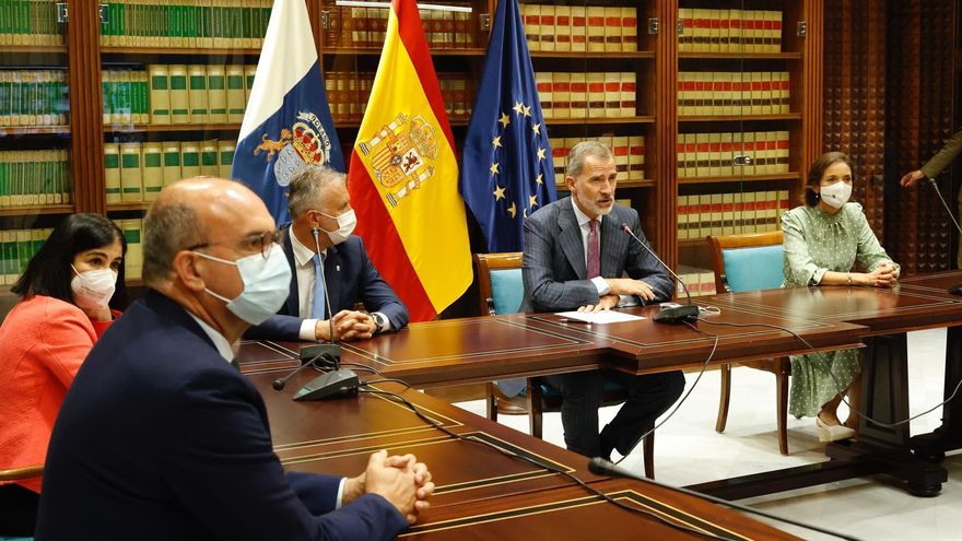 Felipe VI se reúne por videoconferenica con el Comité Director y el Comité Científico del Pevolca para conocer la evolución de la erupción volcánica - FRANCISCO GOMEZ