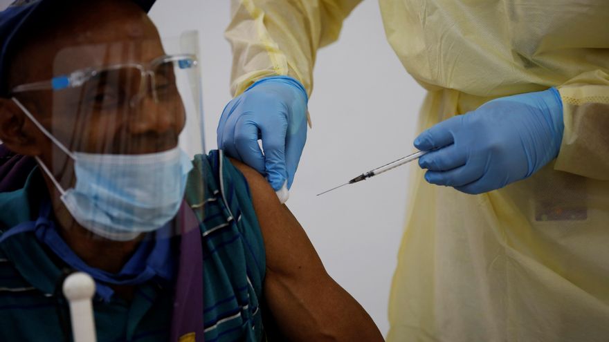 Costa Rica, país de 5 millones de habitantes, ha recibido hasta el momento 2.794.785 dosis de vacunas, la mayoría de Pfizer, pero también de Astrazeneca y el mecanismo Covax, de la Organización Mundial de la Salud (OMS). EFE/ Bienvenido Velasco/Archivo