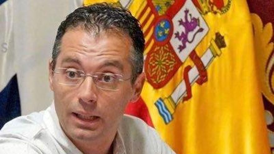 El concejal de Urbanisno y portavoz del PP en la ciudad con mayor índice de contagios critica al Gobierno canario por aumentar las restricciones