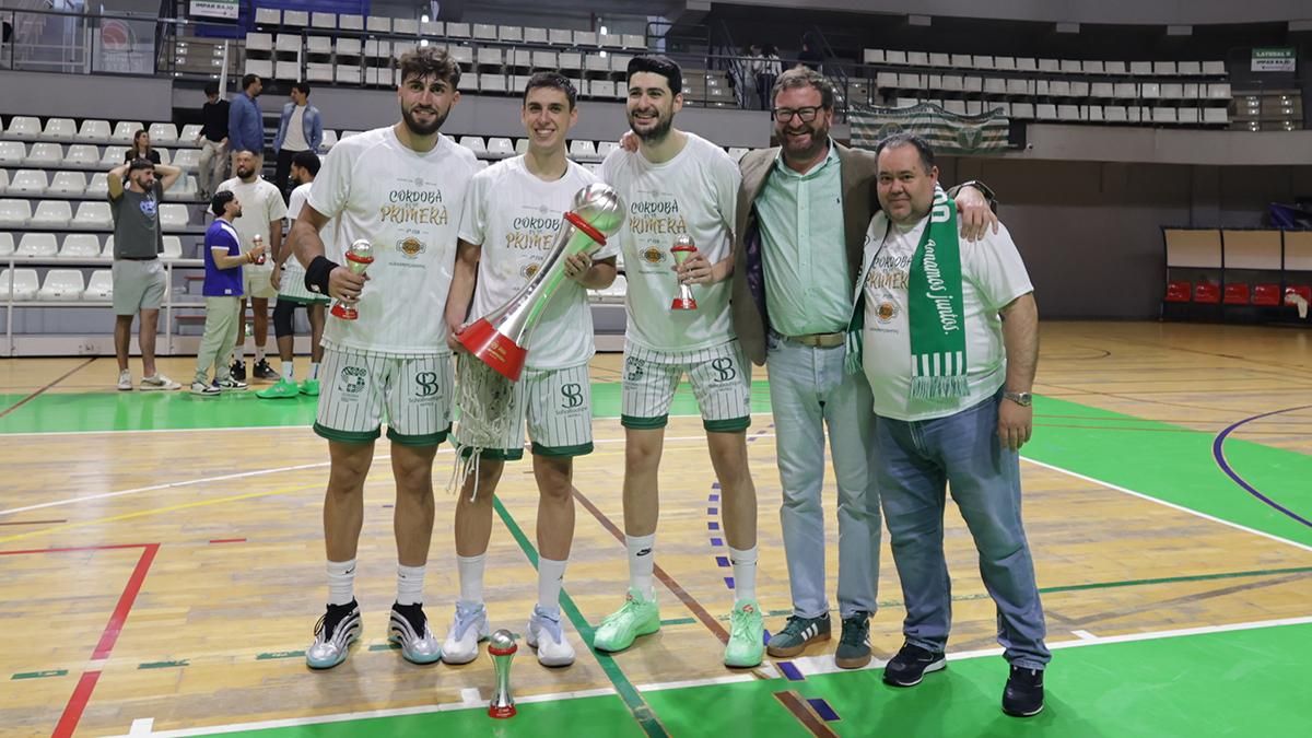 La celebración del ascenso del Coto Córdoba CB a Primera FEB, en imágenes