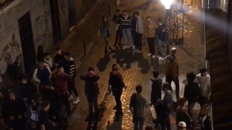 "No es sólo el botellón, buscan gresca con policía y vecinos"