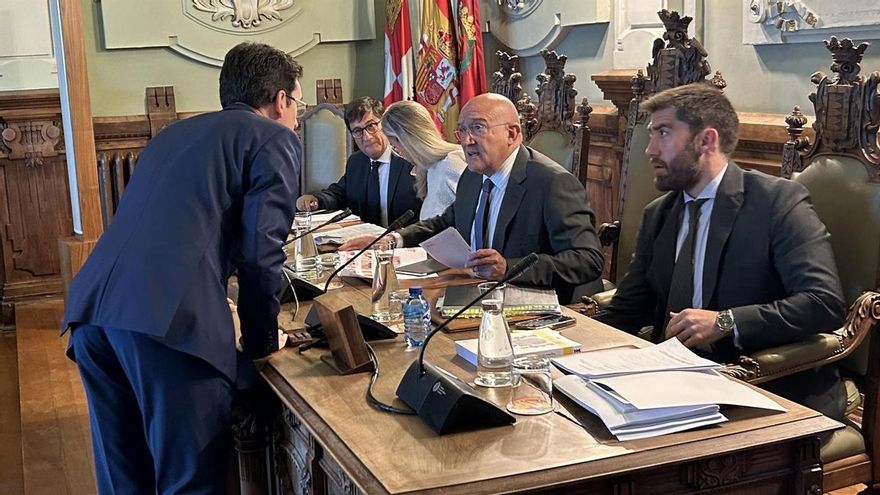 El alcalde de Valladolid denuncia que el PSOE "cercena la libertad de expresión" al pedir que se cumpla el reglamento