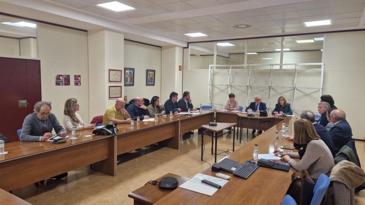 El Gobierno de Aragón sienta por fin a los ganaderos en la mesa de control de la Peste Porcina Africana