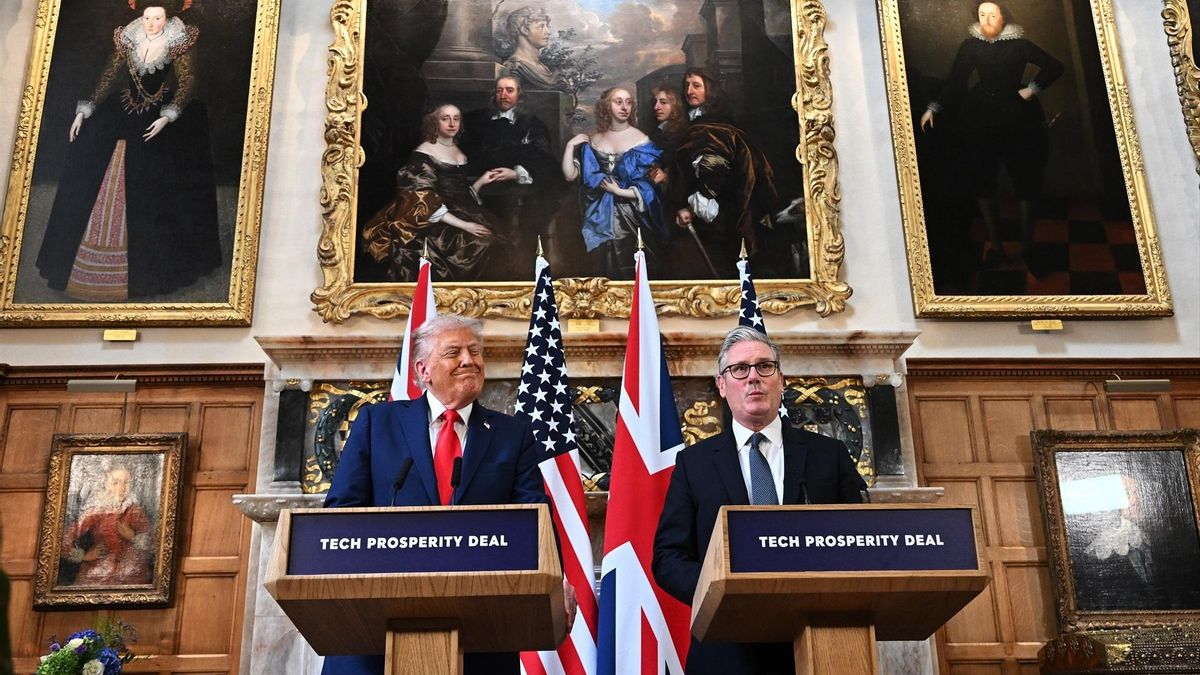 El presidente de Estados Unidos, Donald Trump, y el primer ministro británico, Keir Starmer, este jueves en la mansión de Chequers, Inglaterra.
