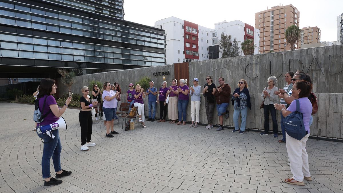 Concentración en la Ciudad de la Justicia de Las Palmas para pedir que Daniel sea escuchado.