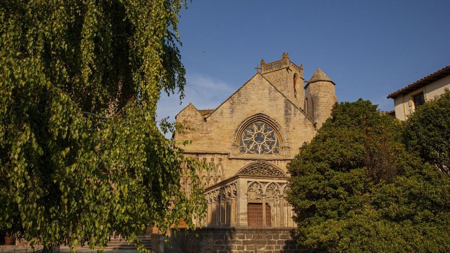 Olite, la capital del vino navarro, esconde grandes rutas gastronómicas para recorrer con el paladar.