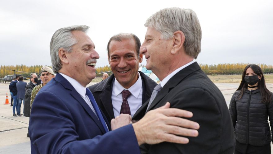 El voto local, el caos nacional y ofrendar victorias, las razones del desdoblamiento