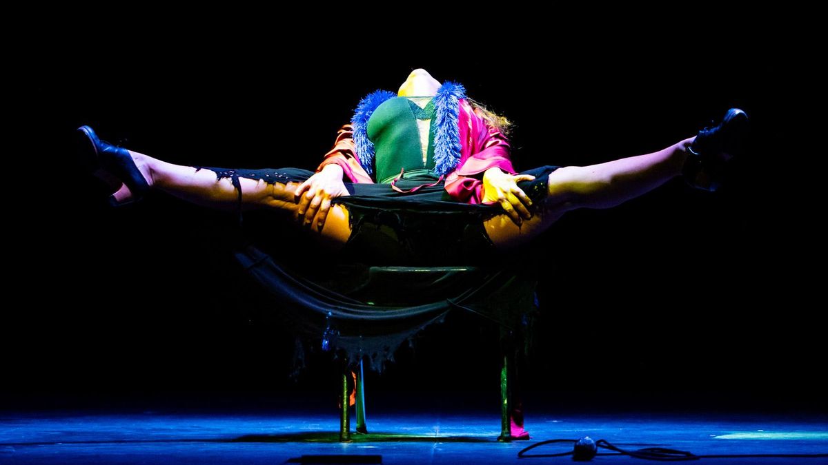 Rocío Molina en un momento de 'Calentamiento'