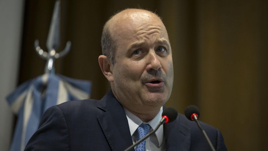 Sturzenegger anticipó que el Gobierno enviará al Congreso otra ley para eliminar 160 regulaciones