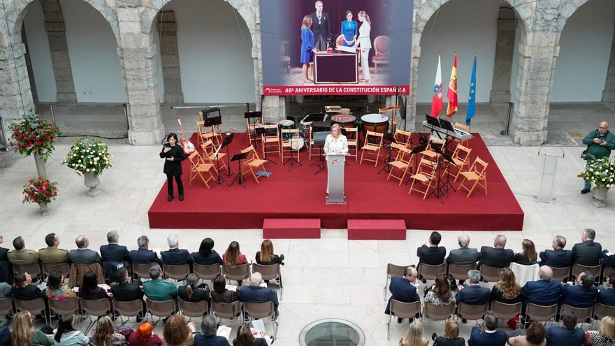 La presidenta del Parlamento de Cantabria, María José González Revuelta (PP), en su discurso por el Día de la Constitución.