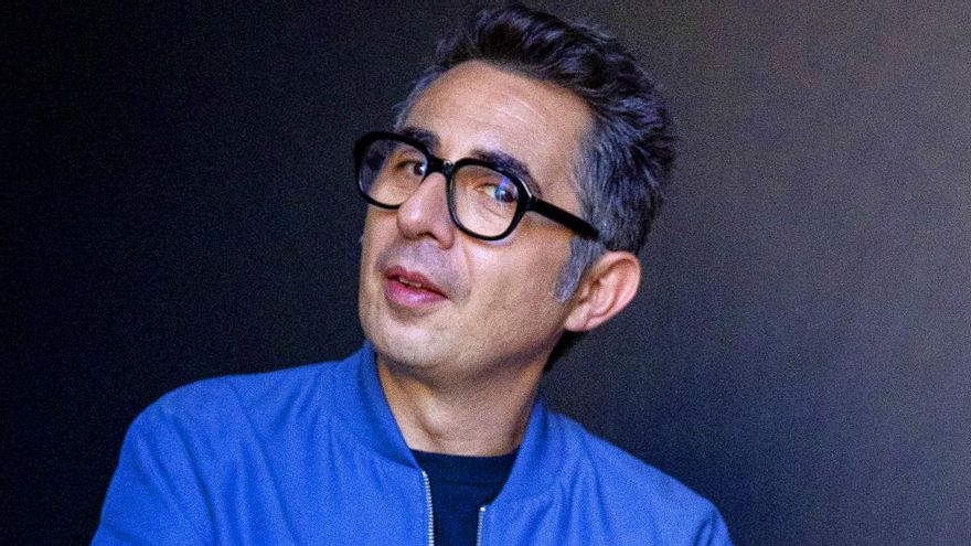 Berto Romero cambia las series por el cine con su nueva creación para Movistar Plus+, la película 'Cinco minutos más'