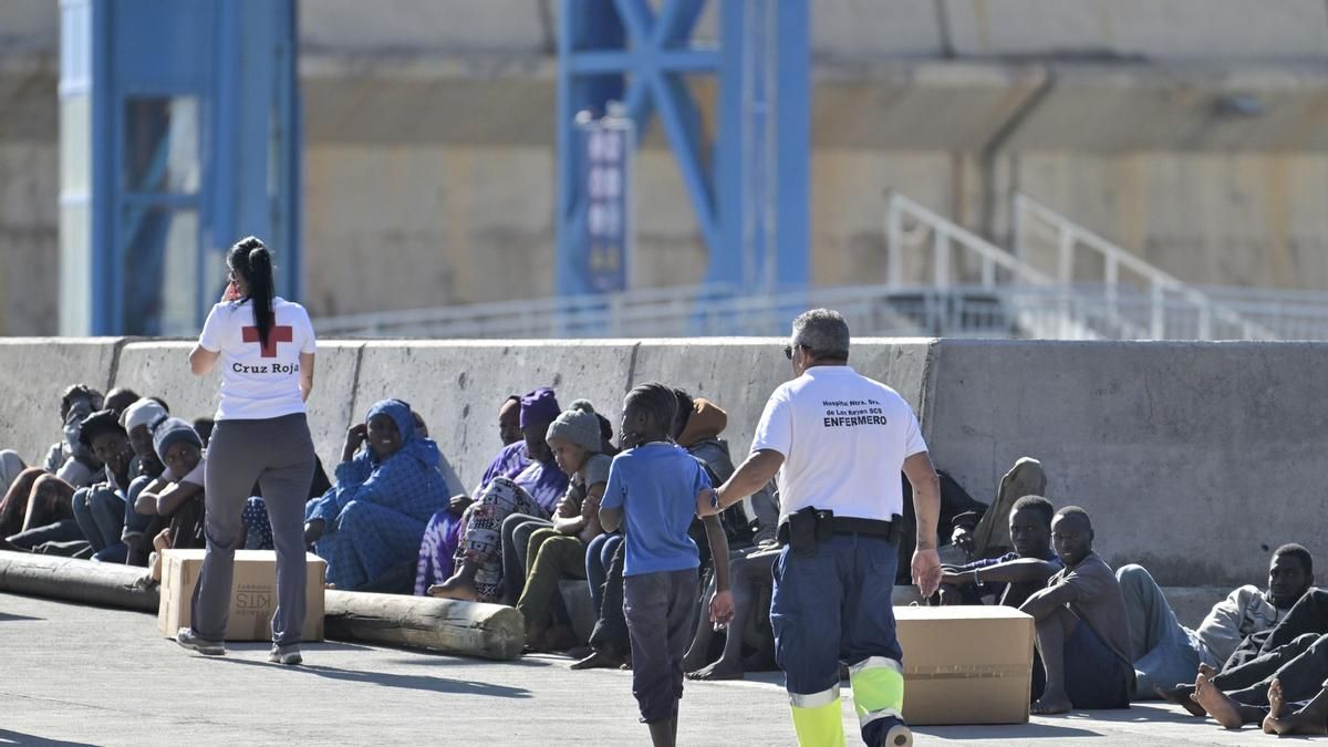 Las llegadas de migrantes por la ruta canaria, la más peligrosa del mundo, caen casi un 60% en lo que va de año