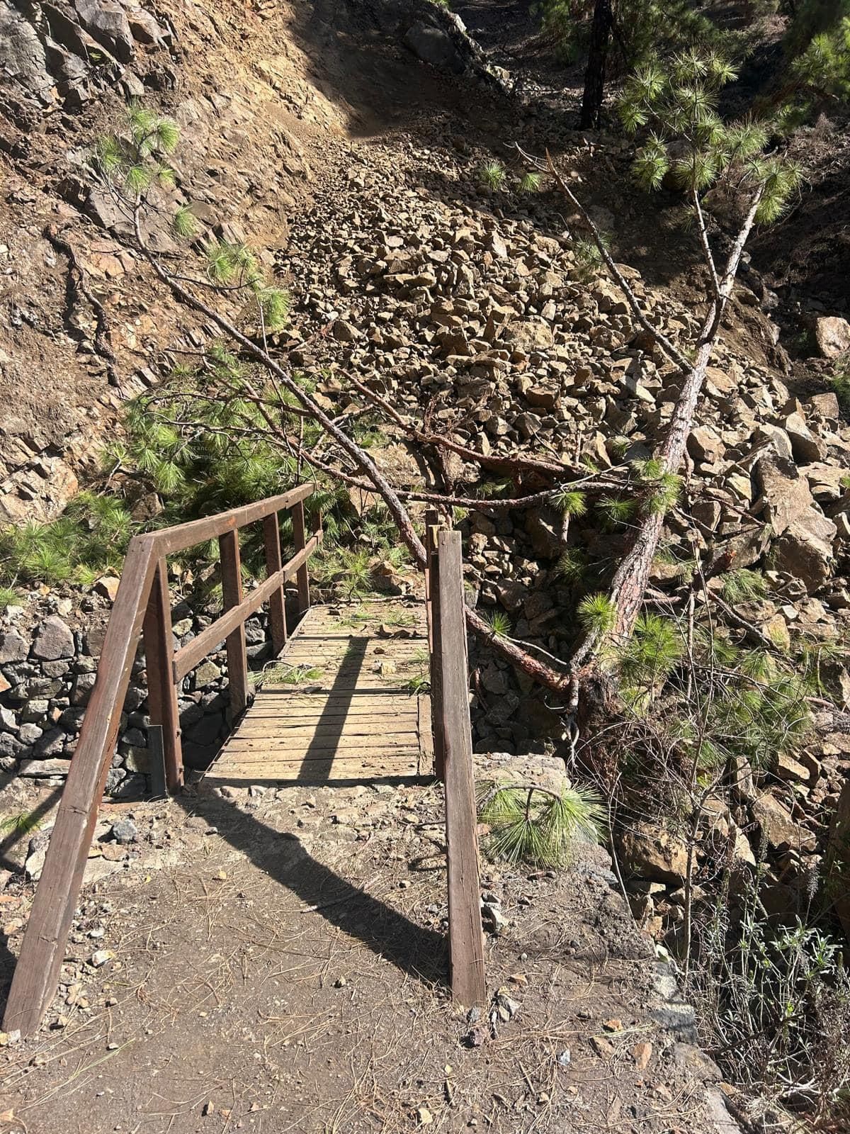 Desprendimiento en la zona del barranco de Ciempiés.