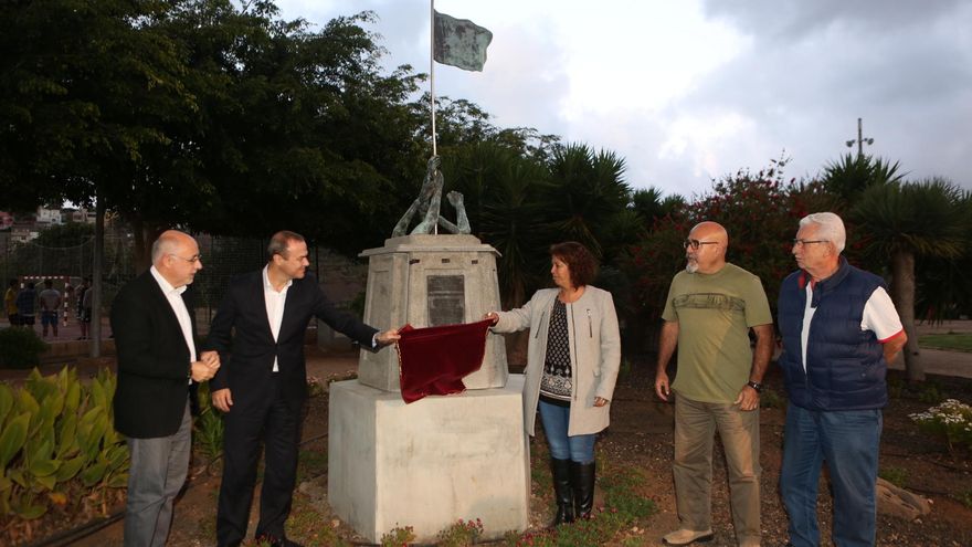 Fotogalería | Homenaje a los '14 claveles rojos' de San Lorenzo