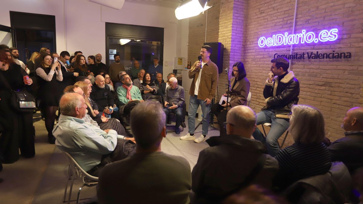 El politólogo Pablo Simón participa en el encuentro Beers&Politics de elDiario.es.