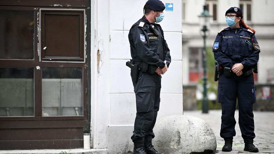 Austria admite fallos de comunicación sobre el autor del atentado de Viena