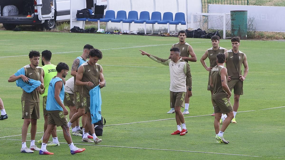 Entrenamiento del pretemporada del Córdoba CF a puerta abierta