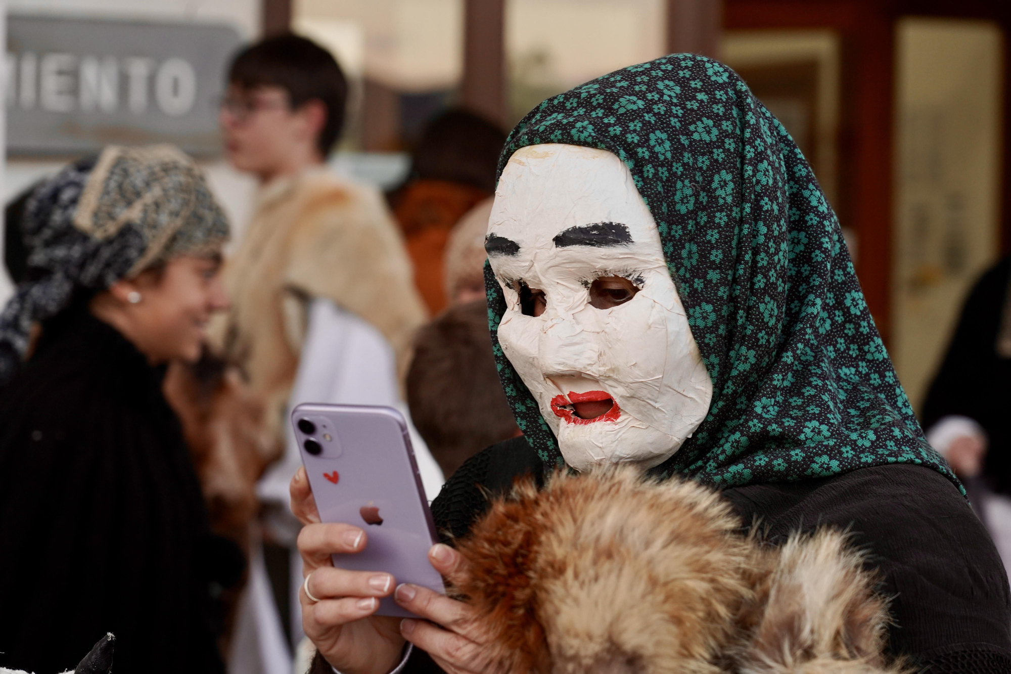 La Mojiganga saca a las calles de Riaño su tradicional antruido. Campillo. Agencia ICAL