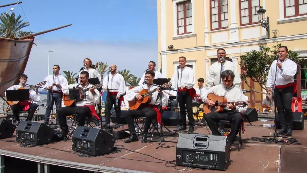 Santa Cruz de La Palma inicia el expediente para conceder la Medalla de la Ciudad a la agrupación musical Los Viejos