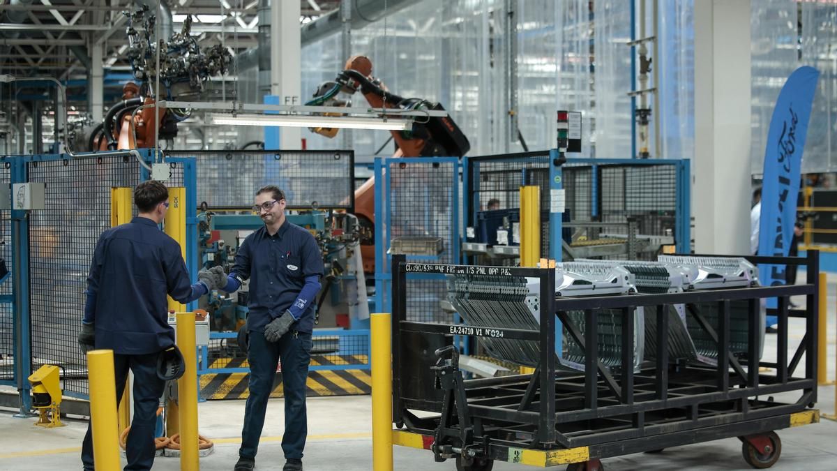 Ford 'premia' a la plantilla de Almussafes a cambio de flexibilidad en la nueva etapa con la china Geely