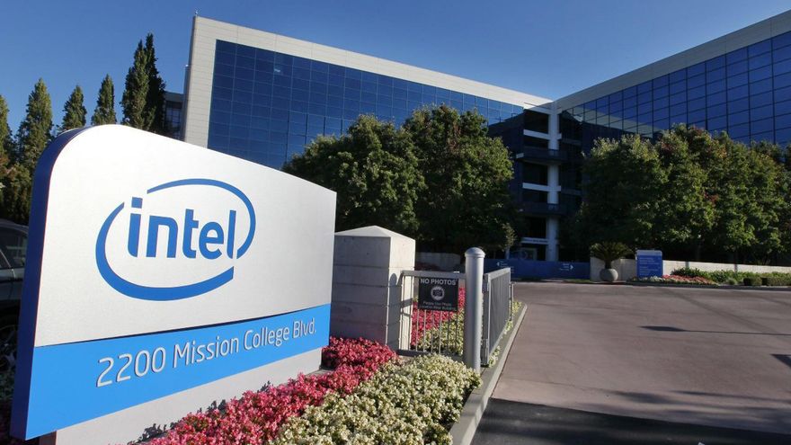 Intel pierde 821 millones de dólares en el primer trimestre, un 115 % más que en 2024
