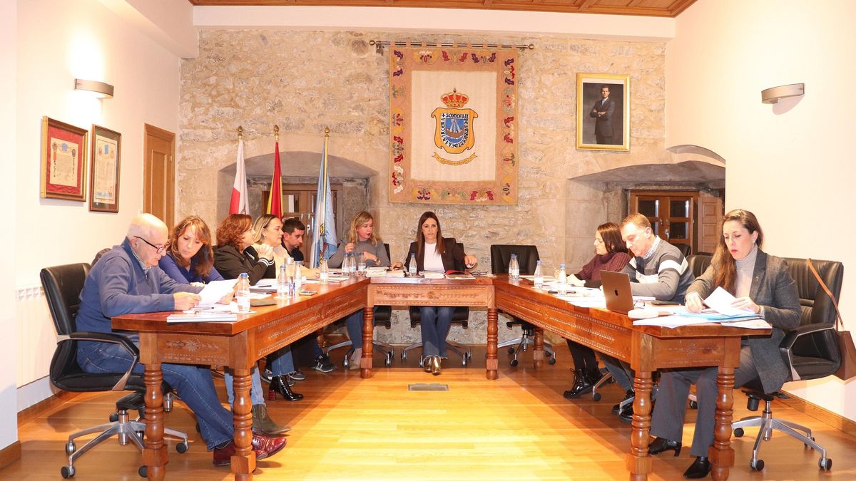 San Vicente de la Barquera aprueba el convenio con ADIF para la supresión y mejora de seis pasos a nivel