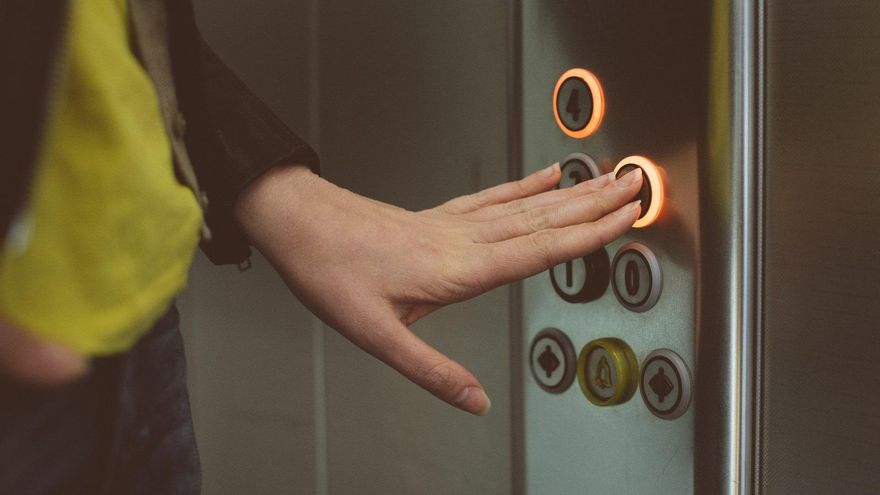 Así nació el ascensor: su inventor se jugaba la vida para venderlo