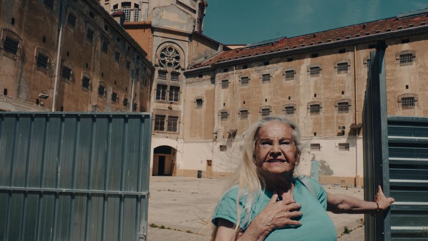 Tania Navarro, la mujer trans que sobrevivió al franquismo: "Aprendí a transformar el odio en amor"