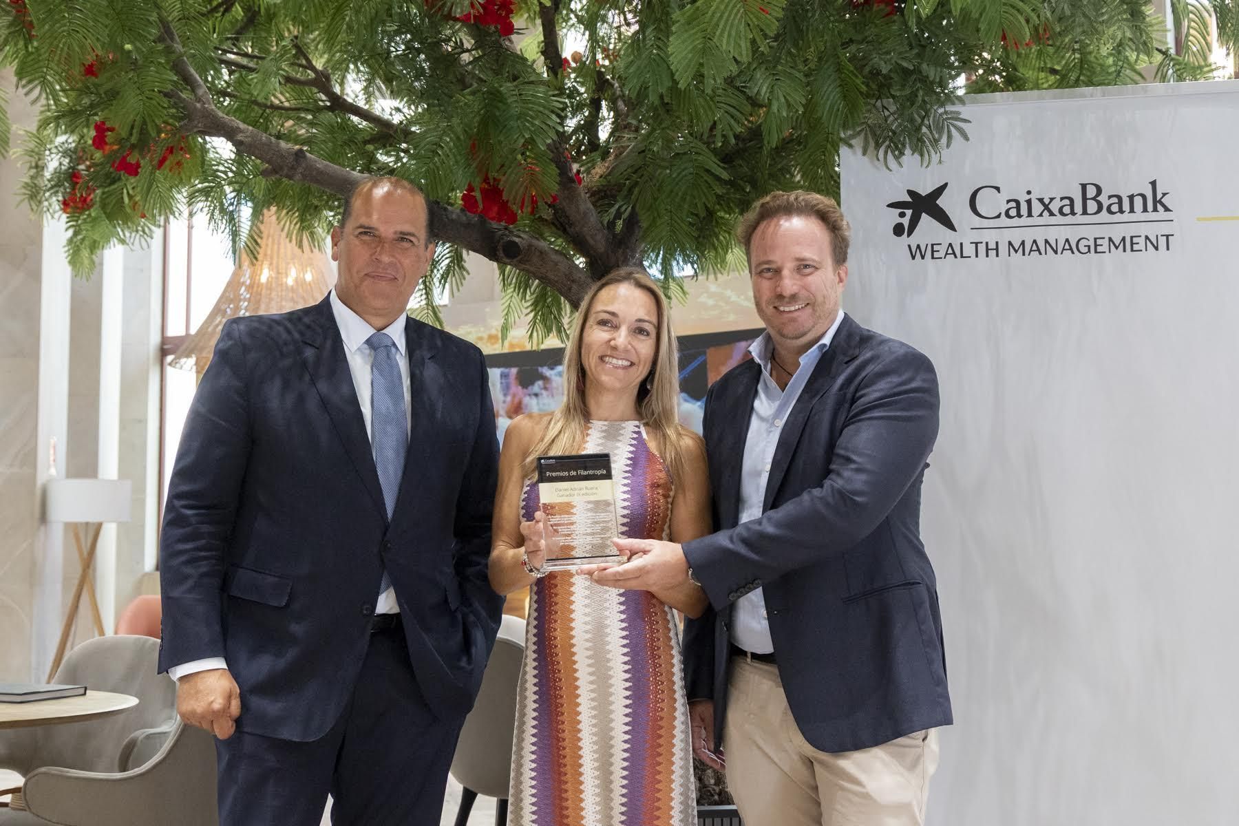 Entrega del Premio de Filantropía de CaixaBank Wealth Management a Daniel Adrián Ruera.