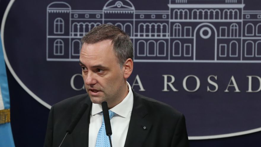 El Gobierno volvió a criticar el paro de la CGT y confirmó que les descontarán el día a los estatales que adhieran