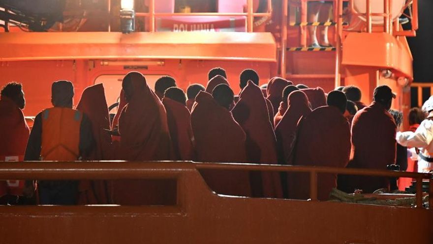 Ascienden a 260 los inmigrantes rescatados en Estrecho, cien de ellos menores