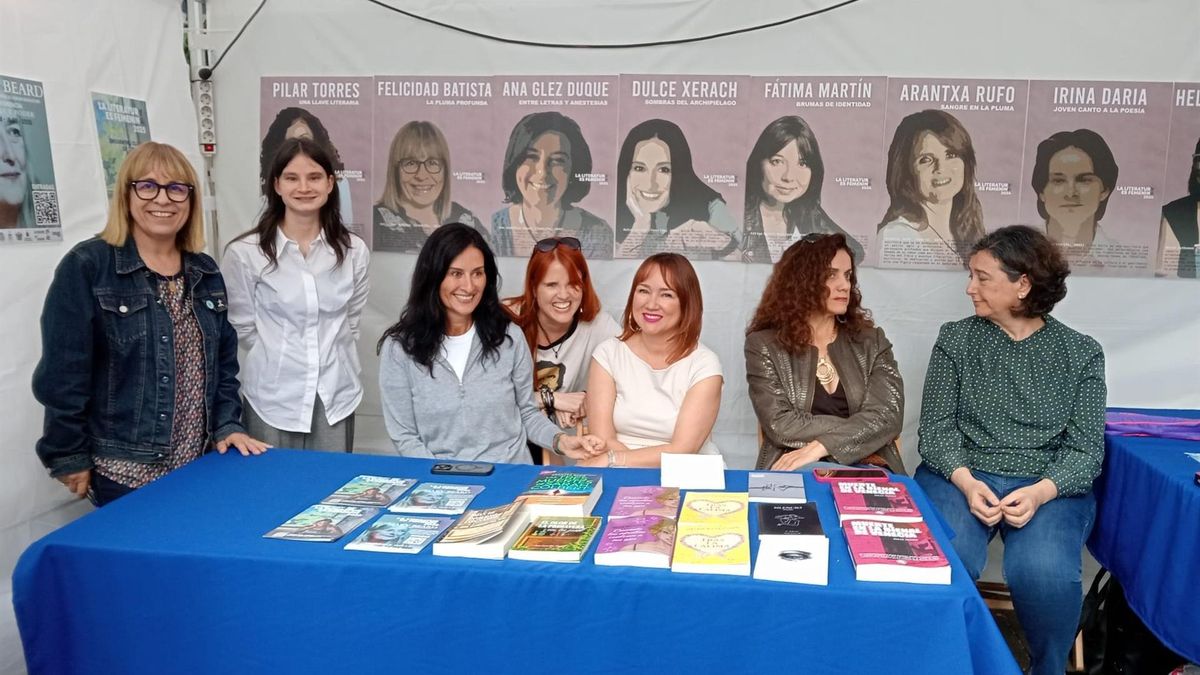 La primera generación canaria de mujeres escritoras presenta sus obras en la Feria del Libro de Santa Cruz de Tenerife - LA LITERATURA ES FEMENINA
