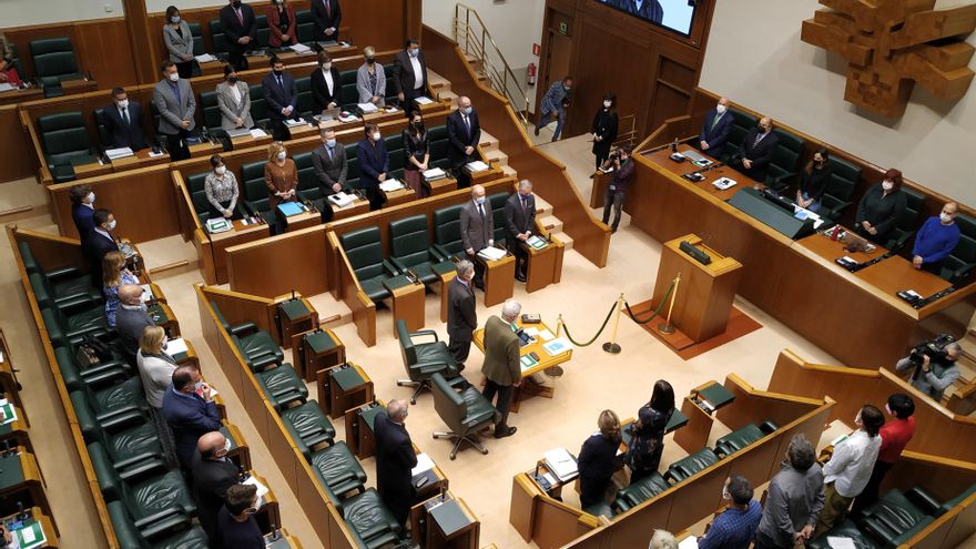 Acto de recuerdo a Santiago Brouard celebrado en el Parlamento Vasco
