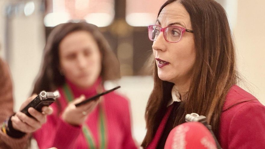 Educación pacta con los sindicatos el convenio del personal de servicios y negocia una subida para el profesorado