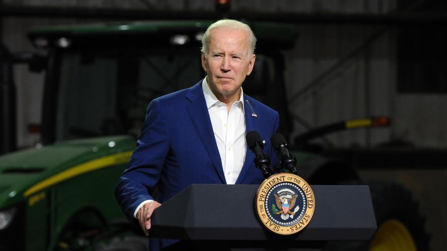 El presidente de Estados Unidos, Joe Biden, habla durante un evento en Menlo, Iowa (EE.Uu.), este 12 de abril de 2022. EFE/EPA/Steve Pope