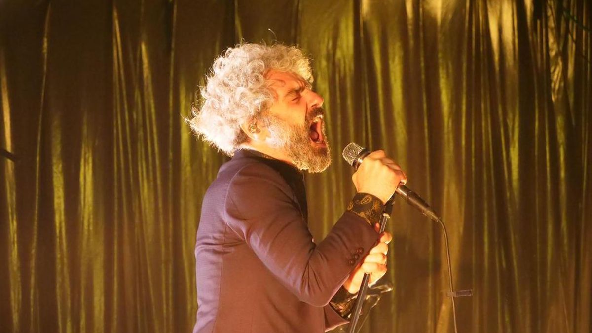 León Benavente en Sala Hangar 